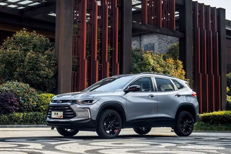  Chevrolet Tracker thế hệ mới là mẫu SUV cỡ B đã lần đầu tiên trình làng tại thị trường Trung Quốc vào hồi tháng 4 năm ngoái nhằm thay thế người anh em Trax. Sau 1,5 năm, hãng Chevrolet tiếp tục bổ sung phiên bản nâng cấp cho mẫu xe này tại thị trường Trung Quốc.