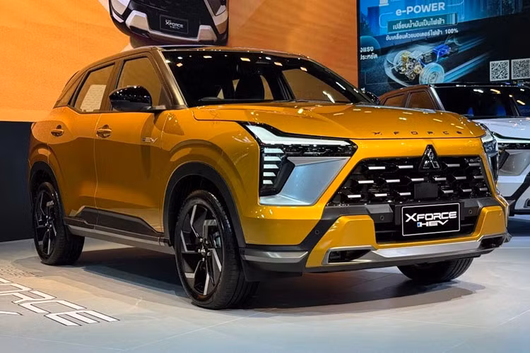 Hiện tại, Mitsubishi Xforce tại Việt Nam mới chỉ có các phiên bản máy xăng với giá từ 599 - 705 triệu đồng. Nếu phiên bản hybrid được đưa về thị trường trong nước, đây sẽ là đối thủ đáng gờm của Toyota Yaris Cross HEV trong phân khúc SUV đô thị hybrid.