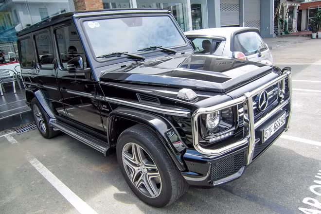 G63 không phải chiếc xe dành cho những người yêu thích sự thoải mái. Nó sinh ra để chinh phục những địa hình khắc nghiệt nhất. Giảm xóc cũng cứng hơn, chỗ ngồi cao.