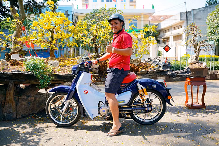 Theo chia sẻ của chủ xe là anh Thức Apple ngụ tại Long Khánh, Đồng Nai thì ước tính chi phí của bản độ này lên tới khoảng hơn 200 triệu đồng cho các phụ kiện. Giá xe Honda Cub C125 nguyên bản tại thị trường Việt Nam được bán chính hãng lên tới 84,99 triệu đồng.