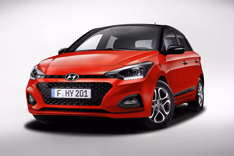 Hãng xe hơi Hàn Quốc vừa tiến hành nâng cấp facelift giữa vòng đời cho chiếc xe Hyundai i20 2019 tại thị trường Châu Âu. So với phiên bản cũ, chiếc xe đã được cập nhật một số thay đổi nhẹ nhàng về ngoại thất cũng như thêm công nghệ và an toàn cần thiết cho người sử dụng.