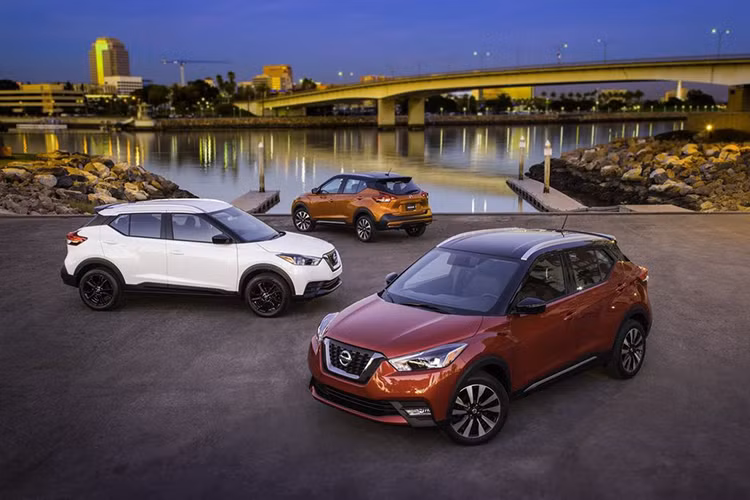 Giá bán Nissan Kicks hiện tại chưa được công bố chính thức mà phải chờ đến cuối năm 2018 mới được giao đến các đại lý và chào bán tại Mỹ. Mẫu xe này sẽ phải cạnh tranh khốc liệt với hàng loạt đối thủ như Honda HR-V, Ford EcoSport, Chevrolet Trax, Hyundai Kona hay Kia Stonic.