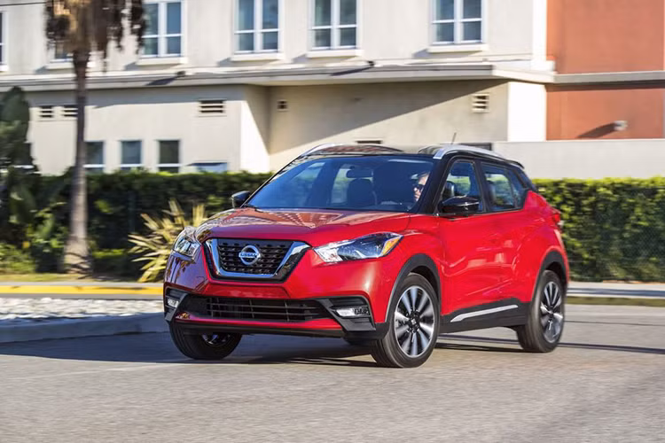 Không nhận được nhiều thành công từ mẫu Nissan Juke trước đây, thương hiệu xe ôtô Nhật Bản đã phát triển mới mẫu xe crossover Nissan Kicks 2018 để thay thế "đàn anh" của mình tại thị trường Mỹ, cạnh tranh trực tiếp với các đối thủ như Mazda CX-3, Honda HR-V hay Ford EcoSport.