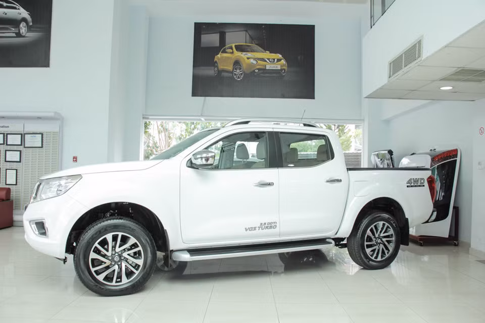 Theo ghi nhận của phóng viên vào thời điểm hiện tại, hầu hết đại lý tại TP.HCM đều đã trưng bày mẫu Nissan Navara 2018. Đại lý đã tiếp nhận đặt cọc và giao xe vào khoảng cuối tháng 7 này.