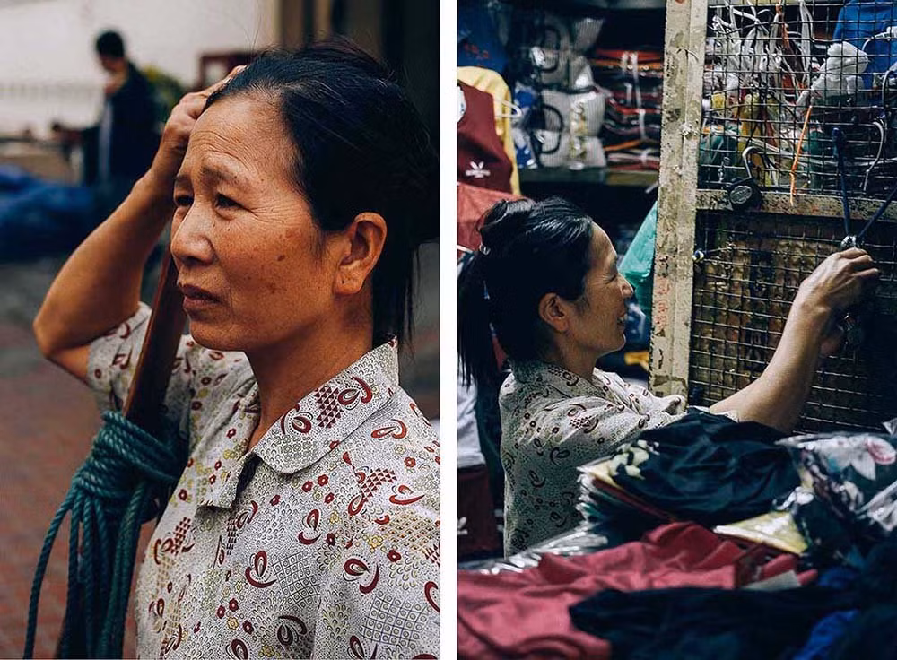 Bà Lê Thị Hường (50 tuổi) từ Nam Định đến Hà Nội làm công việc này cũng gần chục năm. Bà chia sẻ: “Ở quê làm không đủ ăn nên tôi với chồng nhận bốc vác hàng ở đây. Có ngày tôi kiếm được vài ba trăm nghìn đồng. Hôm không có ai thuê bốc hàng, tôi đi dọn hàng thuê cho một chủ tiệm được công 30.000 đồng. Ban đêm tôi cũng đi bốc hàng ở chợ Long Biên”.
