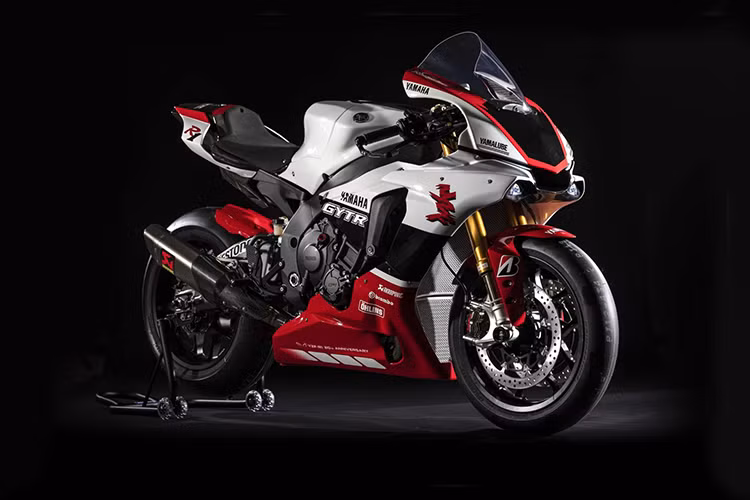 Cách đây 1 tháng, Yamaha đã trình làng phiên bản giới hạn của siêu mô tô R1 mang tên Yamaha R1 GYTR đặc biệt với số lượng xuất xưởng chỉ 20 chiếc trên toàn thế giới. Đến hôm nay, thương hiệu xe Nhật Bản vừa công bố giá bán chính thức cho siêu môtô bản giới hạn này.