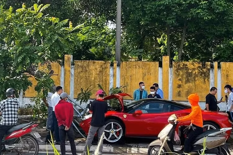 Vu tai nan 488 GTB hon 20 ty, Ferrari va Volvo Ha Noi co lien quan?-Hinh-3