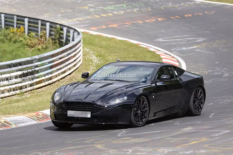 Aston Martin sẽ trình làng siêu xe thay thế DB9 trong năm 2016 và sẽ một lần nữa tạo ra sự thay đổi lớn ở phân khúc super GT vốn đã có rất nhiều ngôi sao sáng.