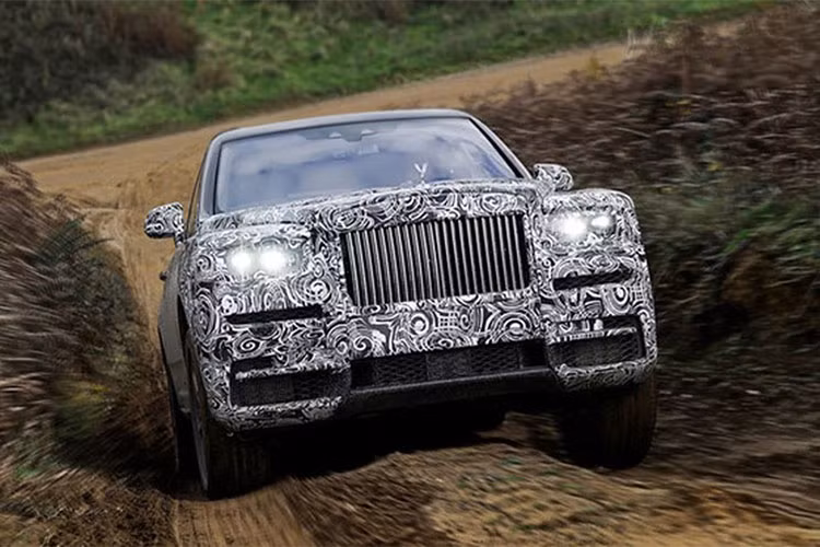 Ngoài ra, xe cũng sử sẽ được chia sẻ động cơ V12 dung tích 6.75 L từ mẫu xe siêu sang Rolls-Royce Phantom nhưng được tùy chỉnh cho công suất khoảng 600 mã lực và mô-men xoắn cực đại 900 Nm, sức mạnh được truyền xuống bốn bánh (AWD) qua hộp số tự động 8 cấp.
