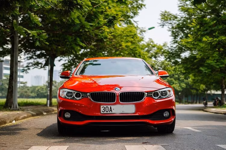 Ra mắt tại triền lãm Vietnam Motorshow 2014, BMW Series 4 Gran Coupe là mẫu xe đầu tiên trong phân khúc Coupé tầm trung sở hữu thiết kế 04 cửa. Sự năng động và đẳng cấp đặc trưng của xe thể hiện bởi dáng vẻ thể thao và rộng rãi hơn cho hàng ghế sau, đồng thời sử dụng nhiên liệu tiết kiệm hơn với động cơ công nghệ BMW TwinPower Turbo.