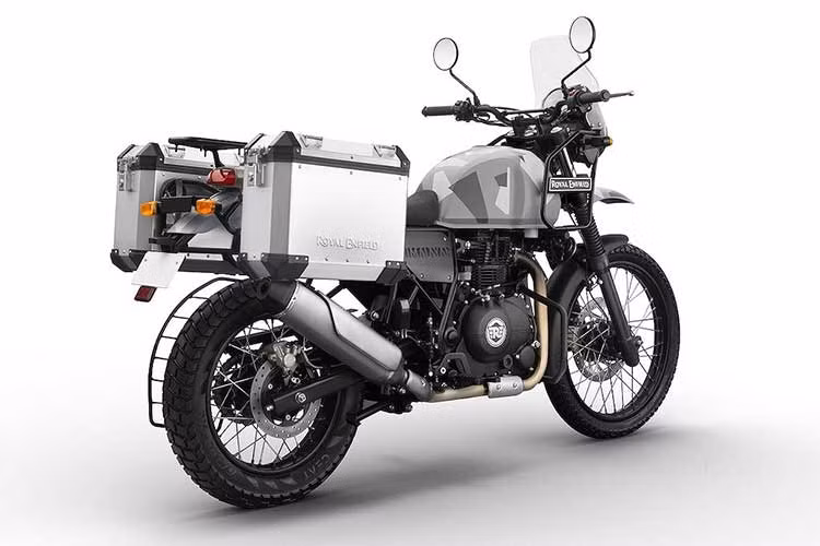 Thiết kế cụm đồng hồ của xe được kết hợp đồng hồ và kỹ thuật số. Trên đồng hồ còn có cả la bàn điện từ, rất hữu ích cho các chuyến đi phượt. Bộ khung của xe do hãng Harris Performance đến từ Anh sản xuất. 