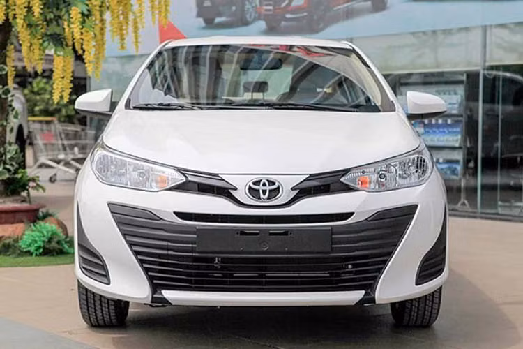 Trong khi đó, Toyota Vios dù tháng 11 đã đạt doanh số 2.561 xe, tăng 244 xe so với tháng trước nhưng nỗ lực này vẫn chưa đủ để Vios giành lại ngôi vị đầu bảng trước một Xpander ngày càng thăng hoa. Tuy nhiên kể từ đầu năm đến nay, Toyota Vios vẫn đang là mẫu xe có tổng doanh số lớn nhất thị trường với gần 24.000 xe được tiêu thụ.