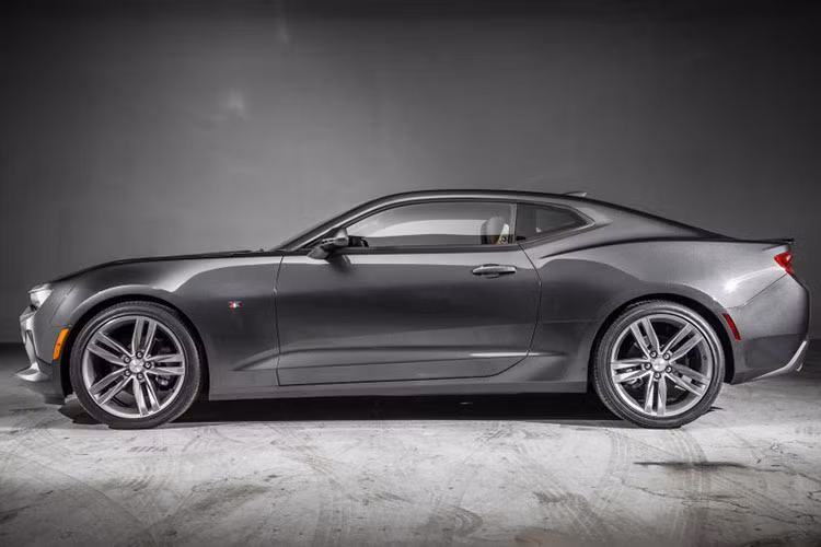 Chevrolet Camaro 2016 được lắp ráp trên khung gầm Alpha hoàn toàn mới, chuyên được dùng để tạo ra những mẫu xe hiệu năng cao như Cadillac ATS.