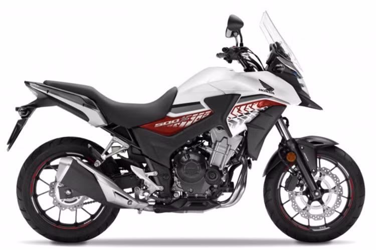 Honda CB500XA sở hữu khối động cơ hai xi lanh song song dung tích 471cc, sản sinh công suất cực đại 47 mã lực tại 8500 vòng/phút và mô men xoắn cực đại 43Nm tại 7500 vòng/phút, kết hợp cùng tư thế ngồi thẳng thoải mái, CB500XA hoàn toàn có khả năng chinh phục dễ dàng bất kỳ cung đường nào cũng như mang lại cảm giác phấn khích.
