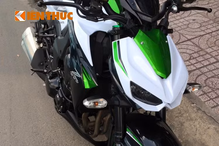 Với 3 màu sắc mới của phiên bản 2016, hứa hẹn sẽ mang đến cho các tín đồ Việt nhiều sự lựa chọn. Trước đó nhiều phiên bản Z1000 2014, 2015 cũng đã được các bikers Việt đón nhận.