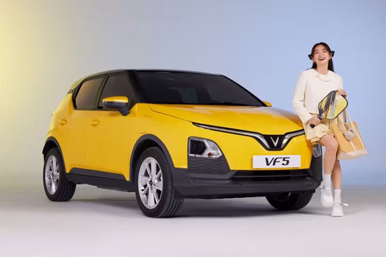  VinFast VF5 VinFast VF5 với những đường nét thiết kế mềm mại, dễ sử dụng, vận hành linh hoạt được đánh giá khá phù hợp với phái yếu. Đáng chú ý, bảng màu xe VF5 cung cấp tùy chọn màu ngoại thất hồng tím, vốn là gam màu được nhiều chị em ưa chuộng.