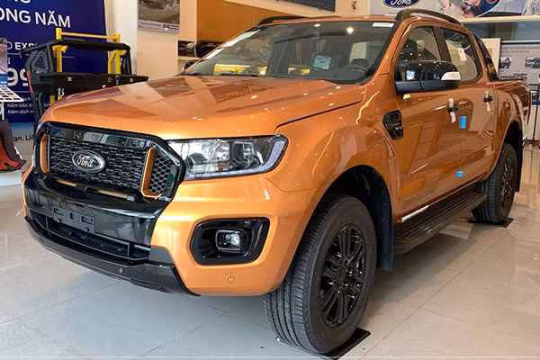 Ford Ranger vẫn bỏ xa đối thủ, thậm chí còn gấp đôi doanh số các mẫu xe cộng lại trong tháng 2/2021 vừa qua.