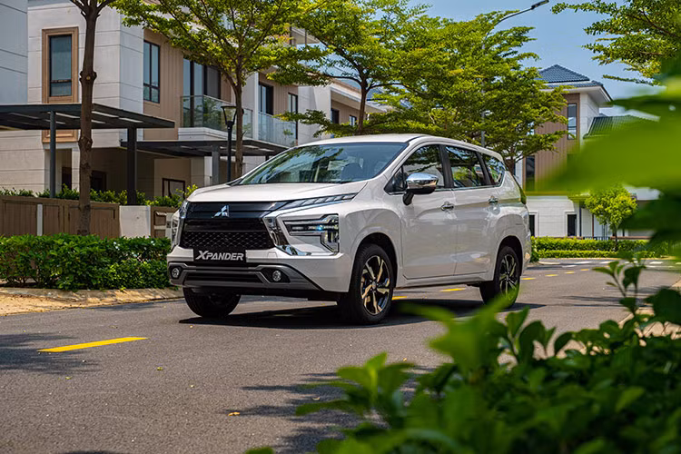 Hyundai Stargazer X vs Mitsubishi Xpander, an toan va thuc dung-Hinh-2