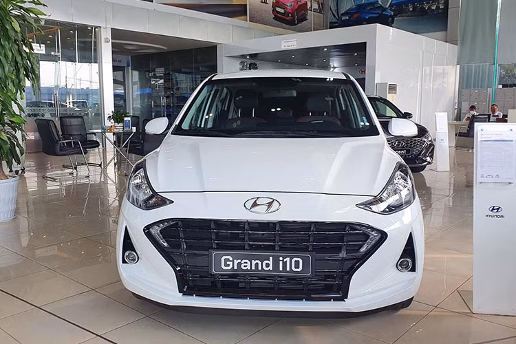 Can canh Hyundai Grand i10 2021 gia re tai Viet Nam