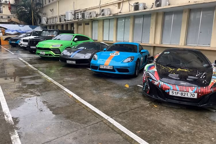 Tay cò này còn bán luôn chiếc xe Brabus 800 của 1 khách hàng VIP cho mượn xe để trưng bày trong buổi khai trương để lấy số tiền 24,5 tỷ đồng.