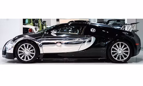 Được sản xuất từ năm 2009 nhưng mới chỉ chạy được có 4100 km. Mức giá 1.29 triệu USD là rất hợp lý cho một chiếc Bugatti Veyron như mới.