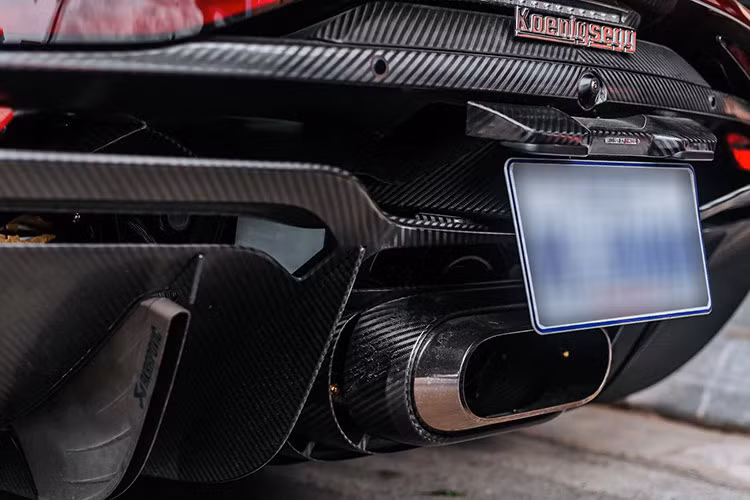 Theo đó, Koenigsegg Regera sẽ tham dự sự kiện siêu xe diễn ra vào cuối tuần này tại TP HCM, đây là lần lăn bánh thứ 5 trên đường phố của xe kể từ khi về Việt Nam vào tháng 1/2022. Trước đây, xe từng lăn bánh ở Đà Nẵng, Cần Thơ và đến Hà Nội thì không may gặp lỗi nên phải vận chuyển về TP.HCM rồi đưa sang Thụy Điển.