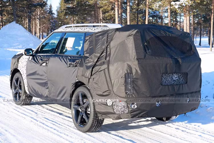 Việc mức giá ban của mẫu xe SUV Hyundai Palisade 2026 cho thấy các phiên bản cao cấp chỉ tăng giá nhẹ, nhưng phiên bản cơ bản Exclusive lại có mức tăng đáng kể hơn, có thể gây ảnh hưởng đến những khách hàng ưu tiên ngân sách.