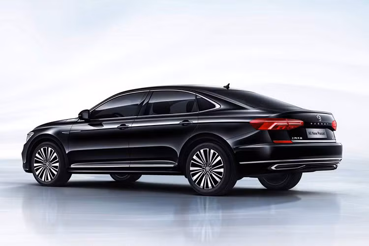 Là sản phẩm của liên doanh giữa Volkswagen và đối tác SAIC ở quốc gia đông dân nhất - Trung Quốc, Passat 2019 rõ ràng sở hữu thiết kế lấy cảm hứng từ 2 người anh em Arteon cũng như Lavida. Tuy nhiên, Passat ở quốc gia đông dân nhất thế giới không có tùy chọn biến thể wagon.