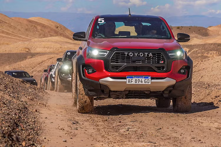Sau khi xuất hiện tại Úc, Toyota Hilux GR Sport 2024 được kỳ vọng sẽ được phân phối chính hãng về Việt Nam. Nếu điều này là đúng thì Hilux GR Sport 2024 sẽ góp mặt trong phân khúc xe bán tải hiệu suất cao, cạnh tranh với nhiều dòng xe và trong đó có Ford Ranger Raptor. 