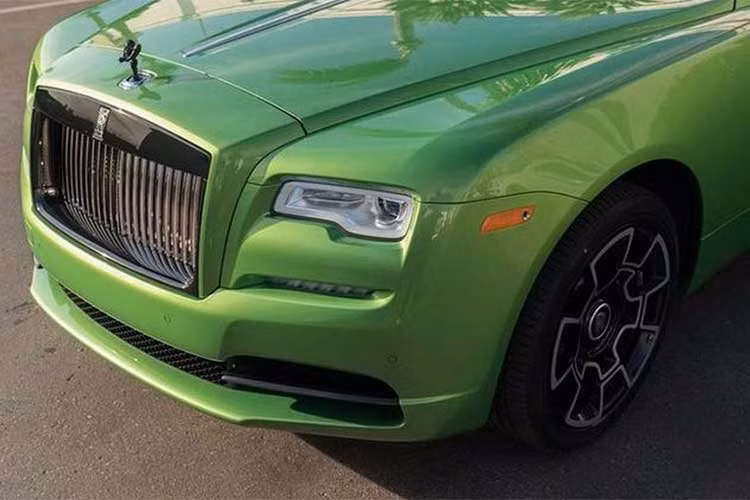Thực tế, màu Java Green này do chính thương hiệu BMW tạo ra và được áp dụng cho khá nhiều xe nhà BMW như Alpina B7 Java Green.