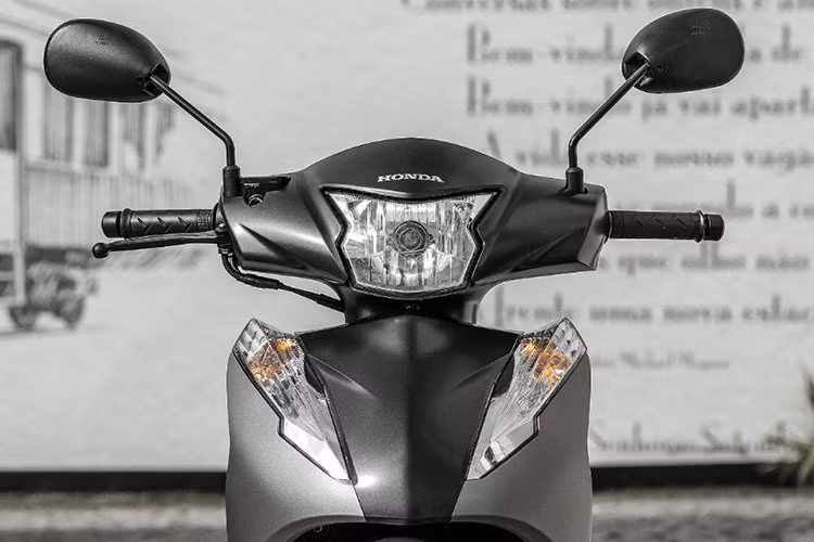 Honda Biz cũng là dòng xe số rất lâu đời ở Brazil, ra mắt lần đầu vào năm 1998. Hiện nay, Honda Biz 125 bản 2024 đã được cập nhật. Xe trang bị động cơ đơn xi lanh, 4 thì, OHC, dung tích 124,9cc, cho công suất tối đa 9,2 mã lực tại 7.500 vòng/phút.