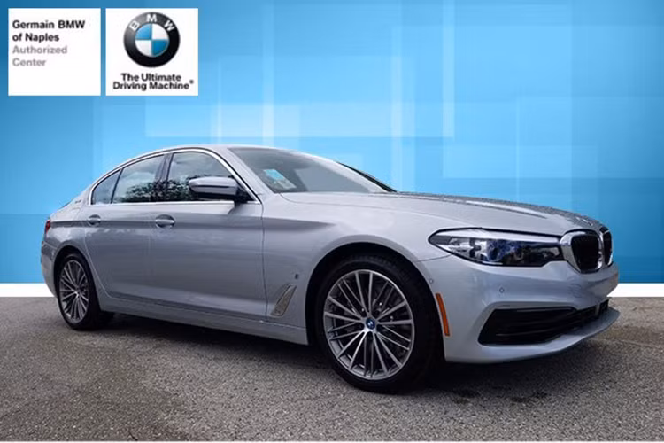 Theo website của đại lý “BMW of Mountain View” ở California, giá bán BMW 530e 2019 là hơn 57.000 USD (khoảng 1,3 tỷ đồng) tuỳ trang bị. Chi phí nhập xe về Việt Nam hiện chưa được tiết lộ.