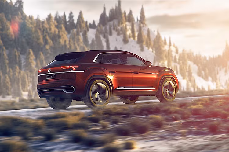 "Trái tim" của Volkswagen Atlas Cross Sport là khối động cơ xăng 4 xi-lanh, tăng áp, dung tích 2.0 lít, tạo ra công suất tối đa 238 mã lực. Trong khi đó, Volkswagen Atlas bản thường tại thị trường Trung Quốc sử dụng động cơ xăng VR6, dung tích 2,5 lít với công suất tối đa 280 mã lực, kết hợp cùng hộp số tự động DSG 7 cấp và hệ dẫn động cầu trước hoặc 4 bánh toàn thời gian 4Motion.