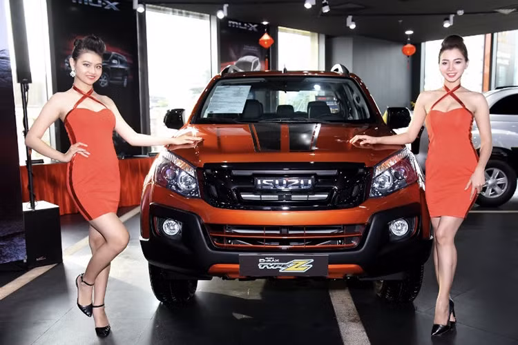 Bán tải Isuzu D-Max hiện là chiếc xe bán chậm nhất phân khúc khi phải đối đầu với Ford Ranger, Mitsubishi Triton hay Chevrolet Colorado... Do chỉ bán được 61 chiếc trong tháng 7/2019 nên Isuzu D-Max xếp ở vị trí thứ 9 trong danh sách xe ế tại Việt Nam. Kết thúc 7 tháng đã qua, hãng xe Nhật Bản đã giao 279 chiếc Isuzu D-Max đến tay khách hàng.