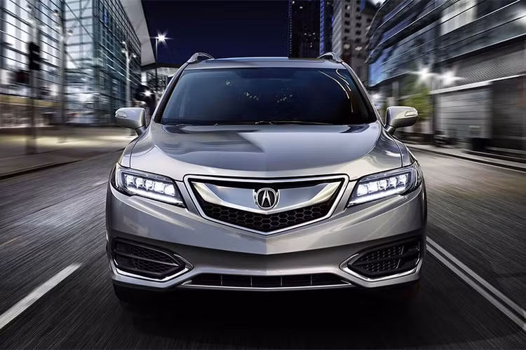 Mang phong cách thiết kế thể thao sang trọng, Acura RDX là mẫu SUV hạng sang bán chạy nhất của Honda. Xe được trang bị nhiều tính năng an toàn, vận hành tiết kiệm, độ ổn định và bền bỉ cao. 