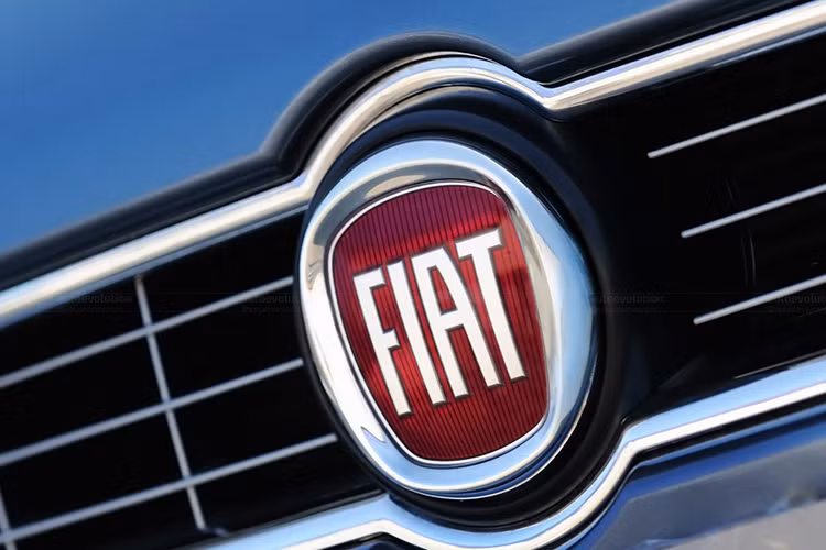 FIAT là các chữ cái đầu của Fabbrica Italiana Automobili Torino (Italian Automobile Factory of Turin). Trải qua những thăng trầm của hơn một thế kỷ tồn tại, hãng e từng một thời là số 1 châu Âu đã thay đổi tới 14 logo.
