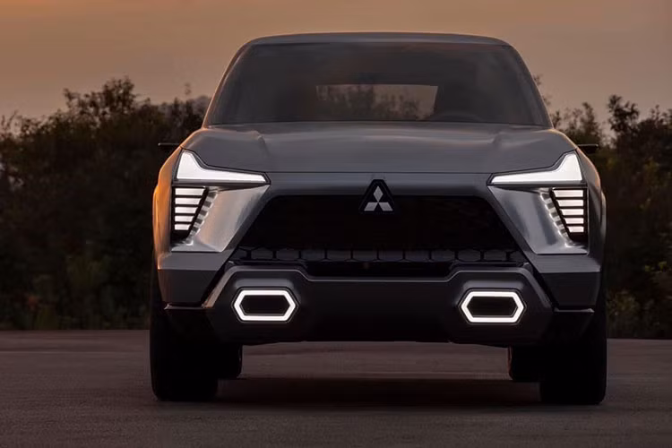 Thông qua kinh nghiệm và sự chuyên nghiệp của Yamaha trong lĩnh vực chế tạo nhạc cụ và thiết bị âm thanh, Mitsubishi Motors tin tưởng rằng sự hợp tác giữa hai bên tạo nên sự cộng hưởng hướng đến mục tiêu tạo nên không gian thư giãn tuyệt vời cho người sử dụng mẫu xe SUV mới này.