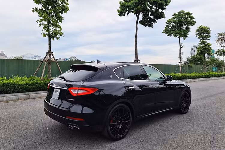 Là một mẫu xe SUV cao cấp, Levante cũng được trang bị sẵn các hệ thống như giữ ga tự động thông minh, cảnh báo va chạm, phanh tự động, cảnh báo chuyển làn, cảnh báo điểm mù, camera 360 độ... Bên cạnh đó là hệ dẫn động 4 bánh Q4 và công nghệ tự động ngắt động cơ khi dừng xe.