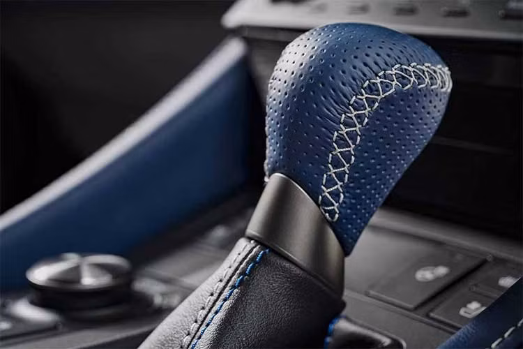Theo công bố từ thương hiệu xe sang của Toyota, Lexus GS F có giá bán 15.5 triệu Yên Nhật (tương đương 3,2 tỷ đồng) và Lexus RC F được bán với giá 17 triệu Yên Nhật (tương đương 3,5 tỷ đồng) tại Nhật Bản.