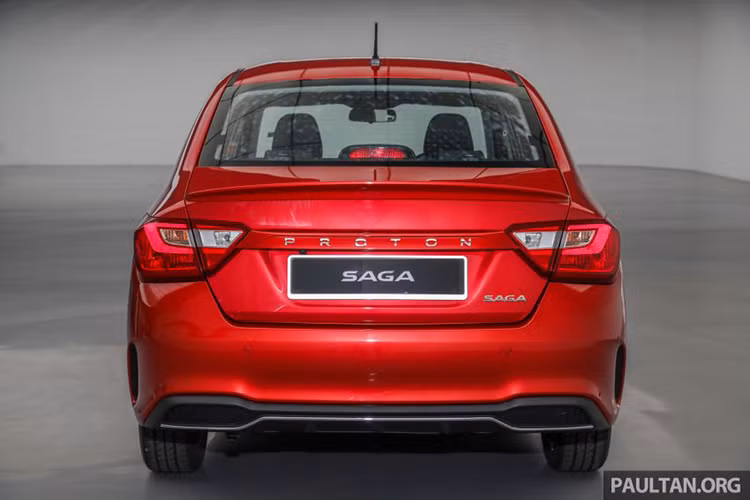 Theo thông tin từ phái nhà sản xuất, mẫu xe giá rẻ Proton Saga số sàn có thể tăng tốc từ 0 lên 100 km/h trong 12,2 giây, nhanh hơn 0,8 giây so với trước, mức tiêu hao nhiên liệu của xe cũng khá ấn tượng - chỉ 5,4 lít/100 km ở bản số sàn và 5,6 lít/100 km ở bản CVT.