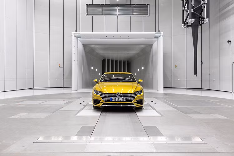 Với Trung tâm mô phỏng mới này, Volkswagen sẽ tiết kiệm đáng kể chi phí thử nghiệm trước đây được thực hiện ở những vùng sâu vùng xa. Bên cạnh đó, việc phối hợp giữa các mảng như thiết kế, cách âm, tiện nghi hay an toàn kỹ thuật… cũng trở nên thuận lợi hơn bởi khoảng cách ngắn. 