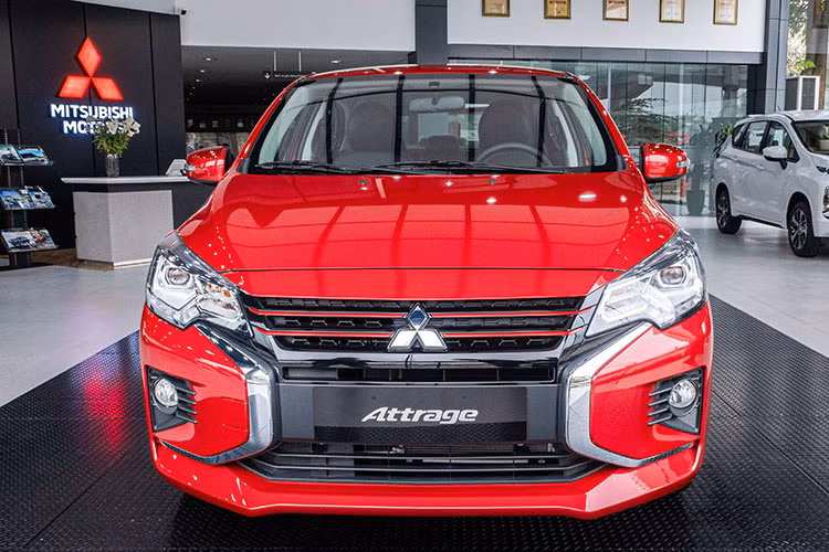 New Attrage CVT Premium mới tại Việt Nam còn sở hữu khung xe RISE cấu tạo bởi vật liệu thép siêu cường có độ cứng cao, vừa hạn chế tác động lên người bên trong xe khi có va chạm, vừa đem đến sự vững chắc khi vào cua hoặc di chuyển ở tốc độ cao.