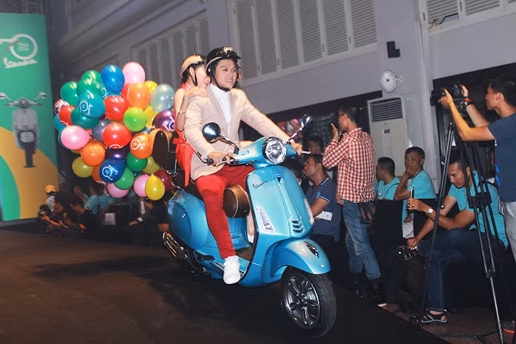 Vespa Primavera 125cc thế hệ mới có phiên bản thường và phiên bản ABS giá bán lần lượt là 69,9 triệu và 73,5 triệu đồng; trong khi đó phiên bản Vespa Sprint 125cc ABS mới sẽ có giá bán 74,5 triệu đồng.