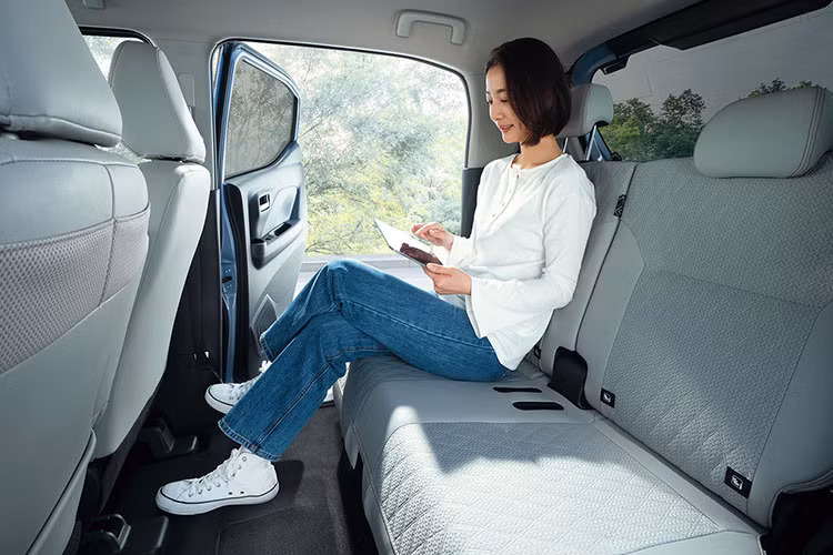 Cụm pin của xe có dung lượng chỉ 20 kWh, mang đến quãng đường di chuyển 180 km, tương đương Wuling Hongguang Mini EV đang bán tại Việt Nam. Hãng Mitsubishi tin rằng con số này là đủ để phục vụ nhu cầu đi lại hàng ngày của người dùng. 