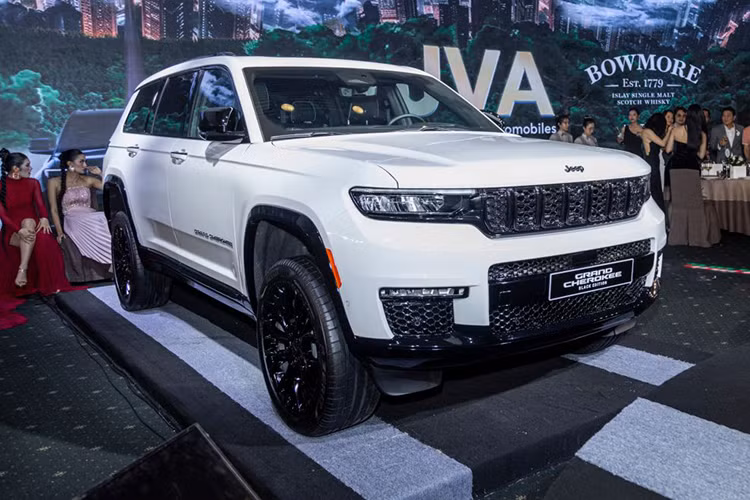 Jeep Grand Cherokee gan 7 ty ra mat Viet Nam giua 