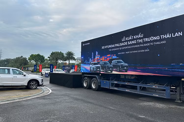 Với sự kết hợp hoàn hảo giữa thiết kế sang trọng, công nghệ hiện đại, khả năng vận hành linh hoạt và đẳng cấp, mẫu xe Hyundai Palisade đã nhanh chóng khẳng định vị thế của mình trong phân khúc SUV cỡ lớn tại thị trường Việt Nam.