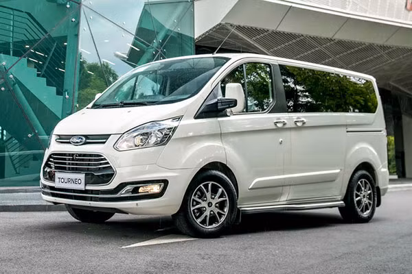 Loat xe oto Ford giam hang chuc trieu dong trong thang 3/2021-Hinh-4