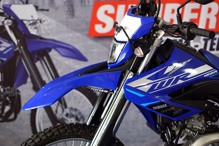 Chiếc xe được chính thức ra mắt để so kè cùng đối thủ như Honda CRF150L và Kawasaki KLX 150 trên thị trường. Điểm nổi bật của chiếc xe là sở hữu ngoại hình tuyệt đẹp với dè trước hiếu chiến, cánh gió vuốt nhọn, đuôi bay nhỏ vuốt cao cùng với dáng xe cao, gọn hơn nhiều so với Yamaha XTZ 125 trước đây.