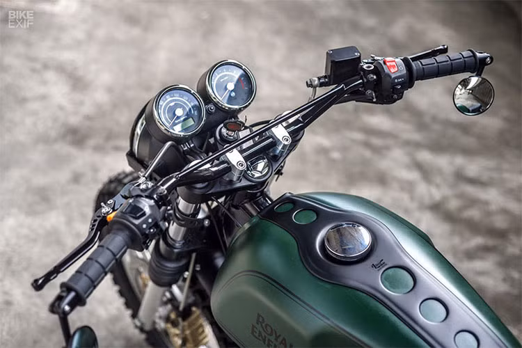 Eak cho biết mẫu Continental GT khá đẹp, vì vậy không cần phải tháo toàn bộ thân xe hoặc làm lại khung. K-Speed đã gọt bớt ụ đỡ ở phần đuôi, thay thế bằng một bộ yên dài và đủ chỗ cho 2 người ngồi. Với phiên bản GT mới, nhóm của Eak hy vọng sẽ khiến chiếc xe sánh ngang với các tên tuổi lớn trong dòng scrambler như Ducati hay Triumph.