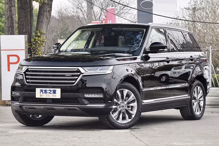 Hunkt Canticie là một mẫu SUV to lớn, có diện mạo bên ngoài gần như giống hệt mẫu xe sang Anh Quốc, thế nhưng giá bán thì rẻ bằng mấy lần Range Rover. Hunkt Canticie có giá khởi điểm từ 159.800 – 243.800 nhân dân tệ (tương đương 530 – 808 triệu đồng). 